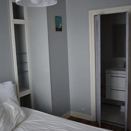 Large 1 Bedroom In Διαμέρισμα Παρίσι