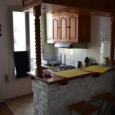 Large 1 Bedroom In Παρίσι